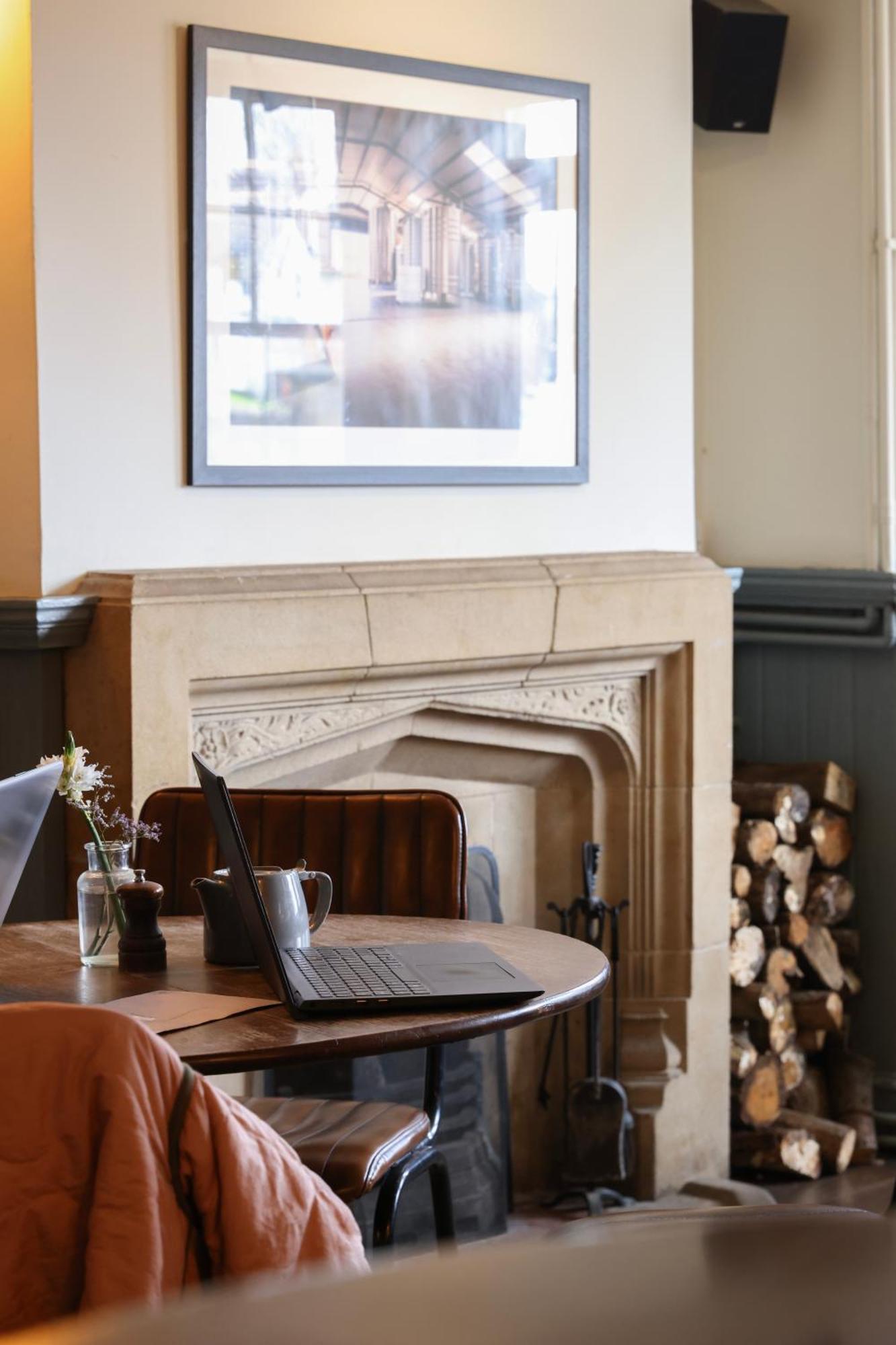 The Swan At Forest Row Exterior foto
